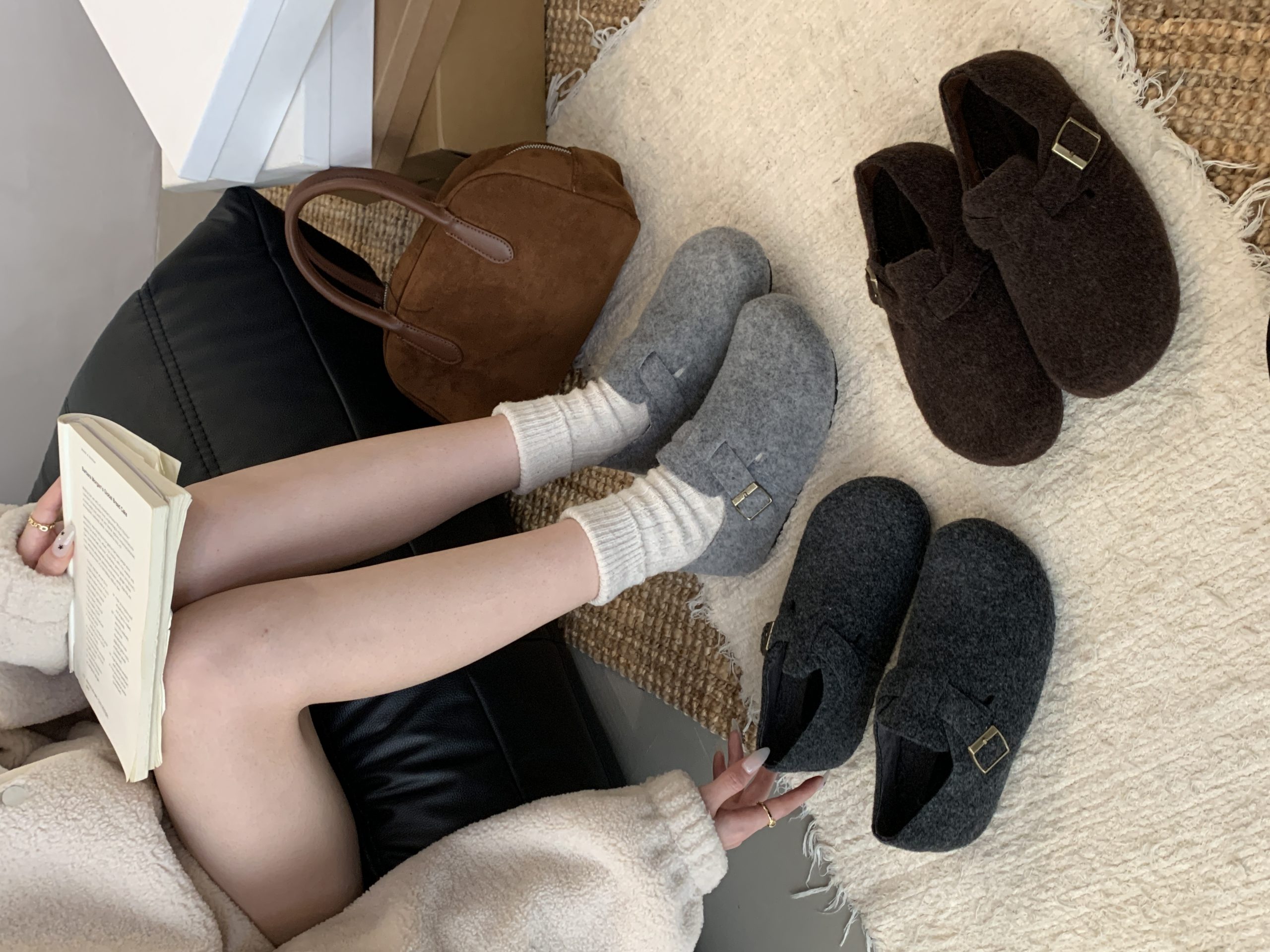 2025 Autumn New French Retro Round Toe Felt Lined Women's Loafers Warm Cotton Slippers