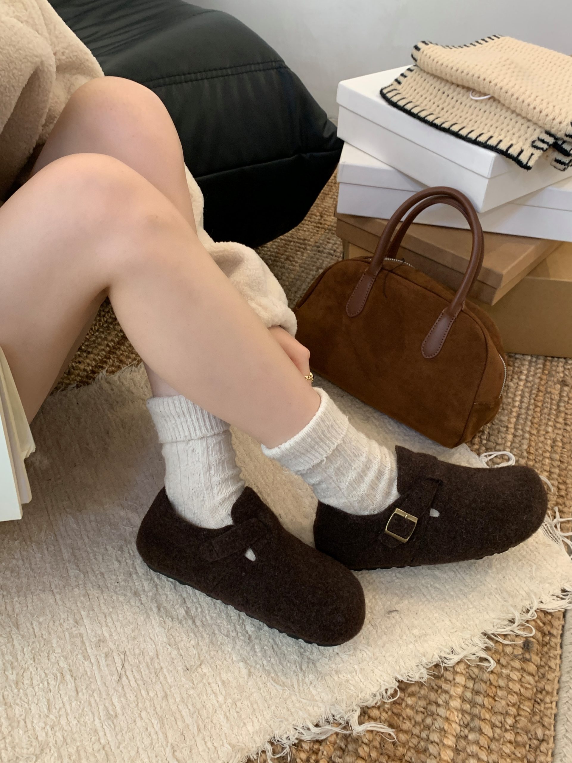 2025 Autumn New French Retro Round Toe Felt Lined Women's Loafers Warm Cotton Slippers