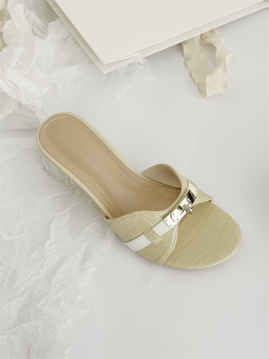 2026 Summer New Flat Square Toe Open Toe Stone Texture Heel Slippers Women Vacation Style Metal Buckle Beach Slides