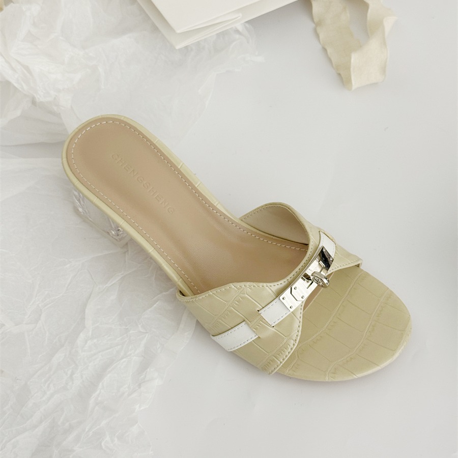 2026 Summer New Flat Square Toe Open Toe Stone Texture Heel Slippers Women Vacation Style Metal Buckle Beach Slides