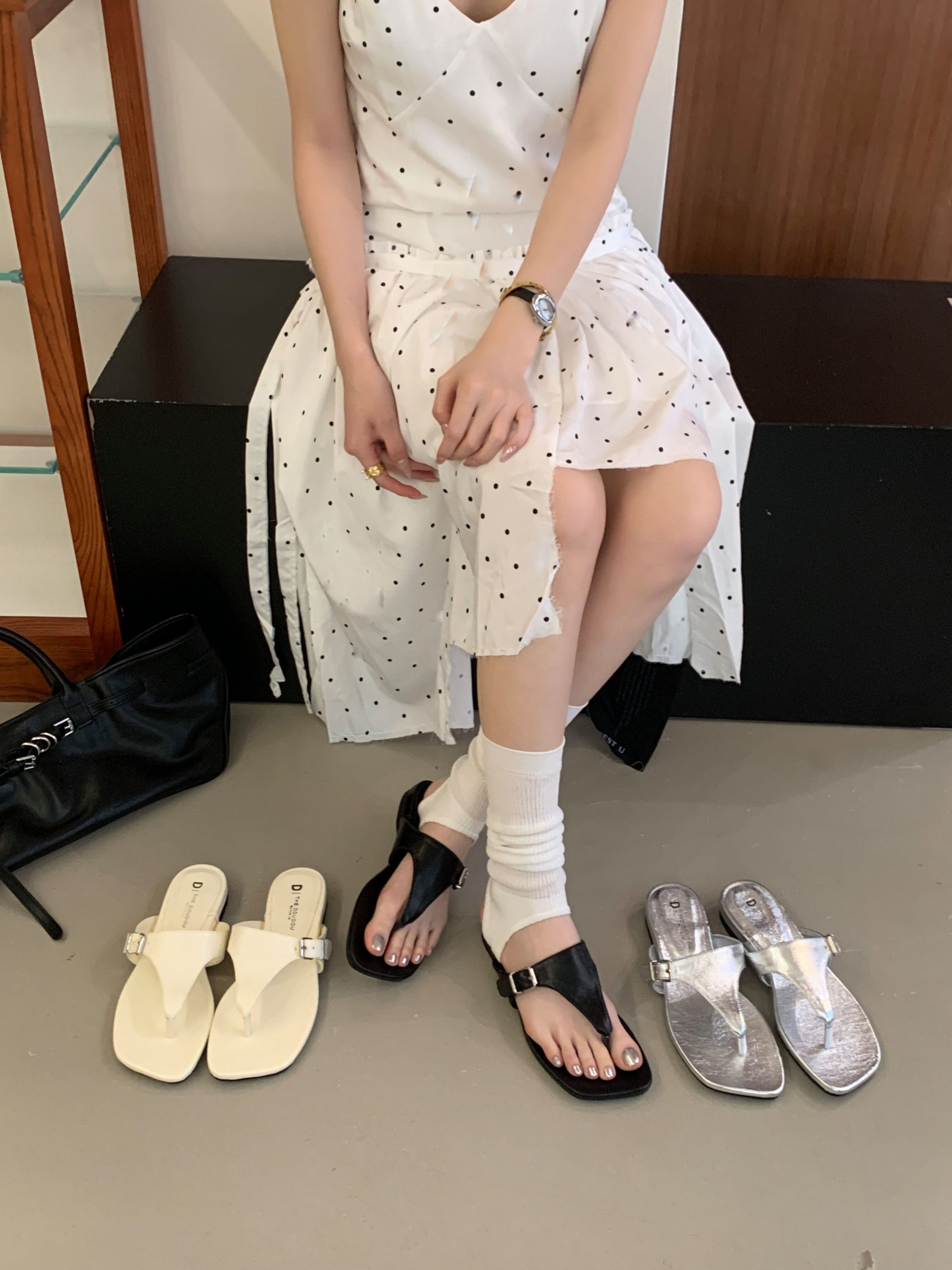 flat-retro-flip-flop-sandals-for-women-2026-new-summer-french-style-casual-beach-slippers Flat Retro Flip Flop Sandals for Women 2026 New Summer French Style Casual Beach Slippers