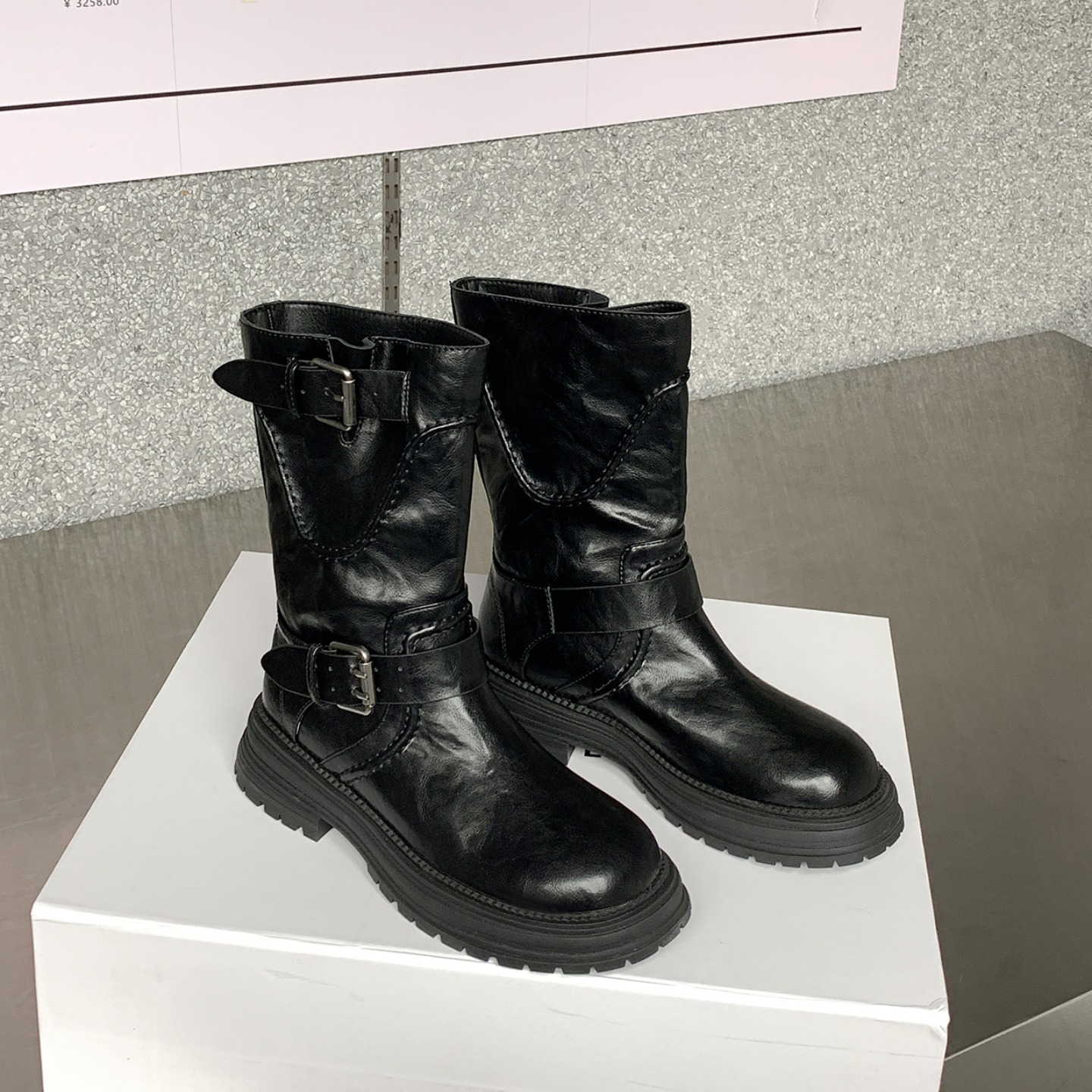 Vintage Punk Round Toe Belt Buckle Knight Boots Women 2025 New Thick Sole Martin Boots Venom Boots