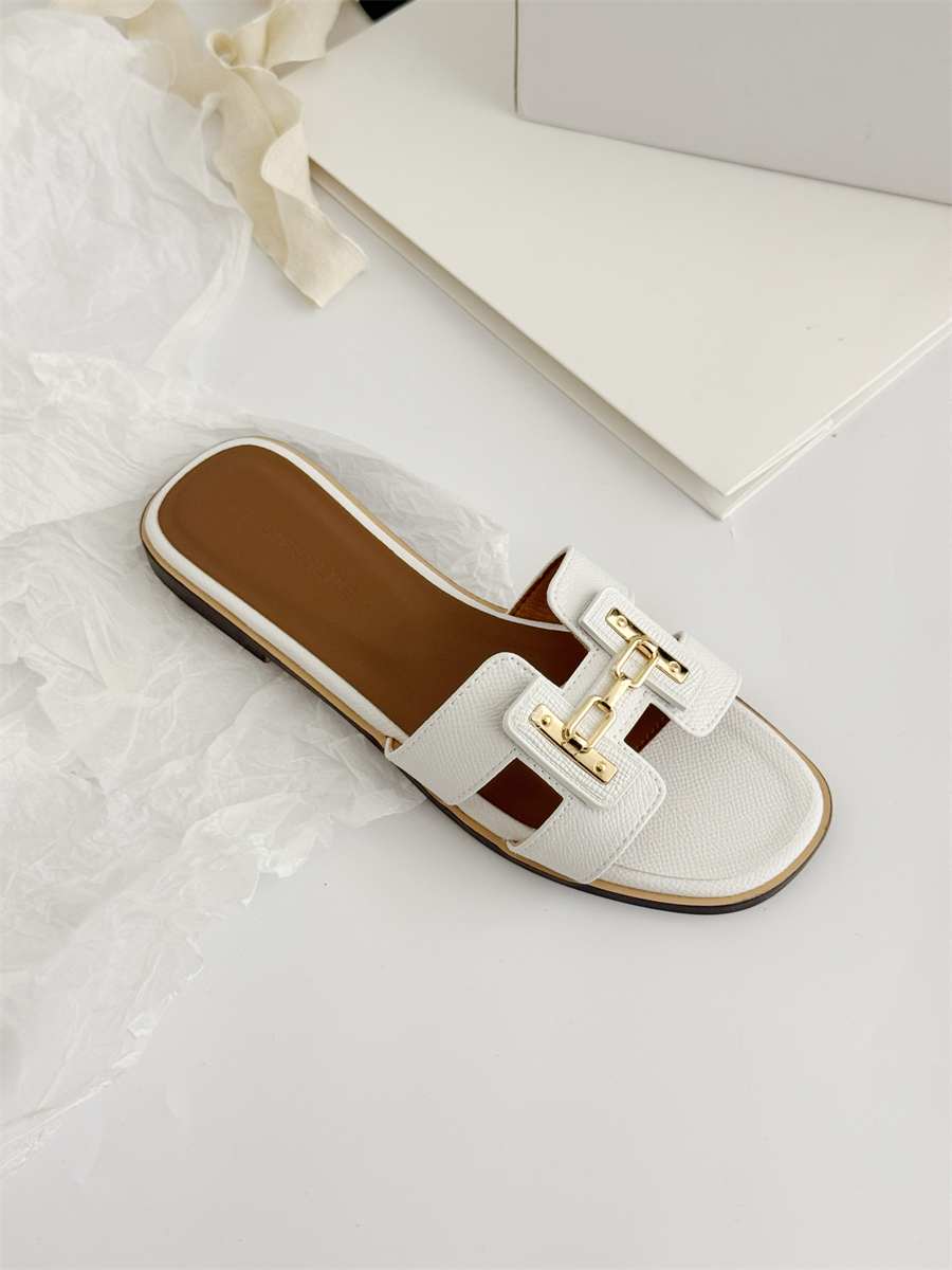 womens-summer-flat-slippers-2026-new-black-soft-sole-metal-buckle-beach-sandals_3 Women's Summer Flat Slippers 2026 New Black Soft Sole Metal Buckle Beach Sandals